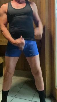 Un'altra sborrata in sauna dal dilf jockdad87