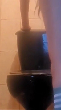 Homemade Fucking in the Bathroom with My Classmate! We Go to the Bathroom During Recess to Fuck