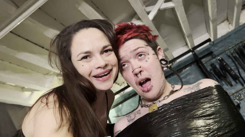 punkgoblin: Обертывание для тела, трах страпоном, соблазнение и чрезмерное излишек