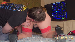 Sexymarghot: 새엄마가 팩맨 도중 의붓아들을 뜨겁게 만난다: 그는 그녀를 성적으로 하고 그녀의 질을 채운 뒤 핥는다