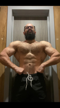 Sit and Watch at My Pumped Body