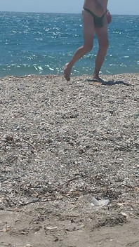 Îmi place să fiu pe plajă în tanga și să fiu văzut