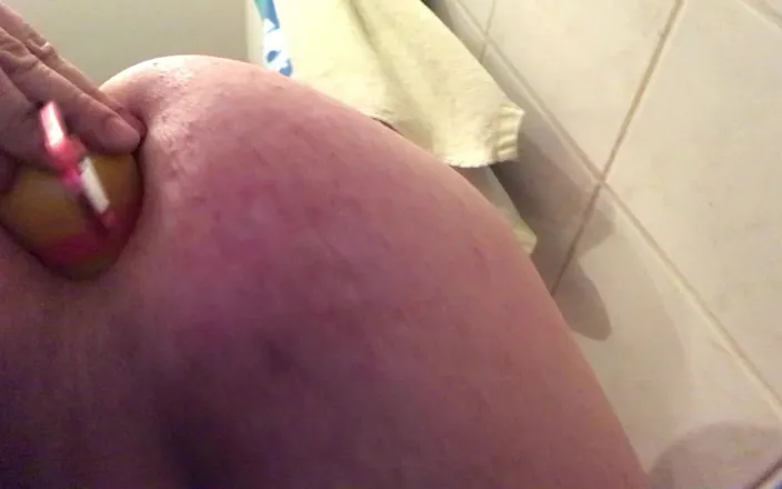 Christian klose: Ass Teasing in My Bathroom
