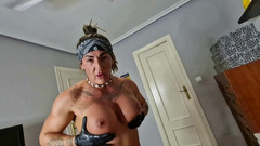 Danaxmuscles: La cagna Danaxmuscles succhia e scopa il vicino!