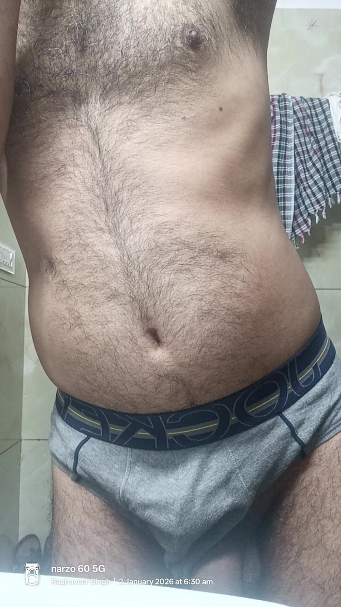 Rajasthani-old-lover: Indische Rajasthani Desi man geniet van douche en masterbation show...