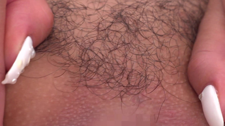 Raptor Inc: Heavyset opálená žena s působivými prsy a dolním tělem; Její tlustá...