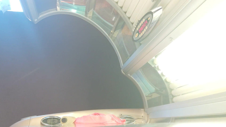 Putarankahotmilf: Scopata con dildo nel solarium e grande schizzo