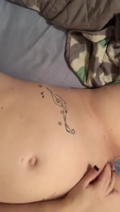 Wet Devil 23: Nadržená těhotná macecha si tře kundičku pro nevlastního syna