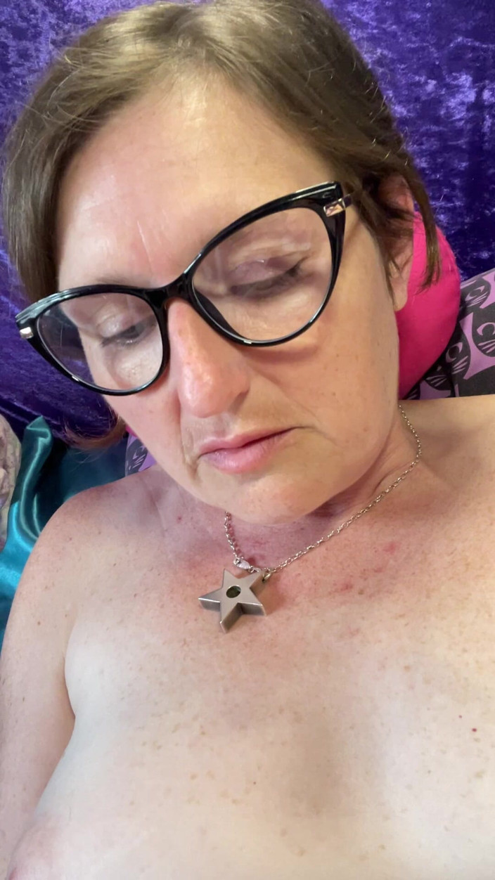 MistressWriggler: Thiên đường âm hộ đầy lông khi tôi fiddle và twiddle bụi rậm...