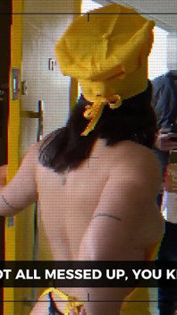 Clara Wellen, Famous Brazilian Influencer, Was Caught Opening the Door Naked for a Motorcycle Courier
