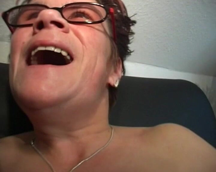 BB Video - Vintage Story: Německá amatérská zralá sólo žena brunetka sexuální hračky # 3