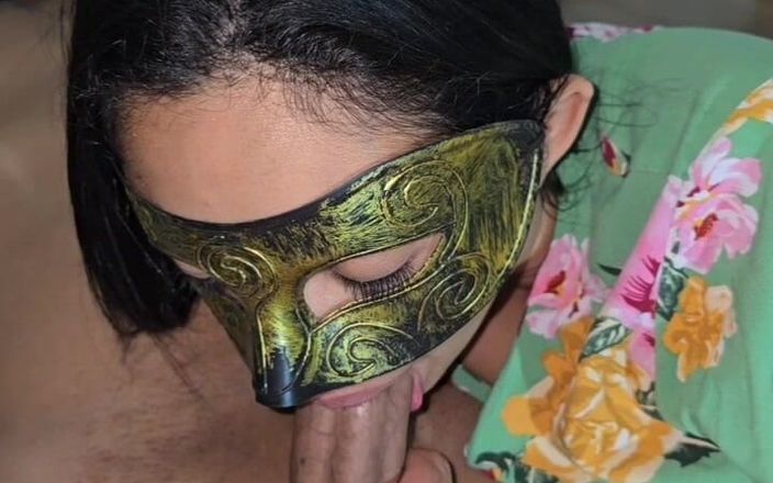Sucking a drooling cock: Ke-5 kali suamiku ngentot kontolku habis-habisan