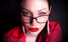 Goddess Misha Goldy: Tu guadagnerai per me prendendo un cazzo nel culo e...