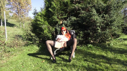Wanilianna: Scopata anale con dildo all'aperto