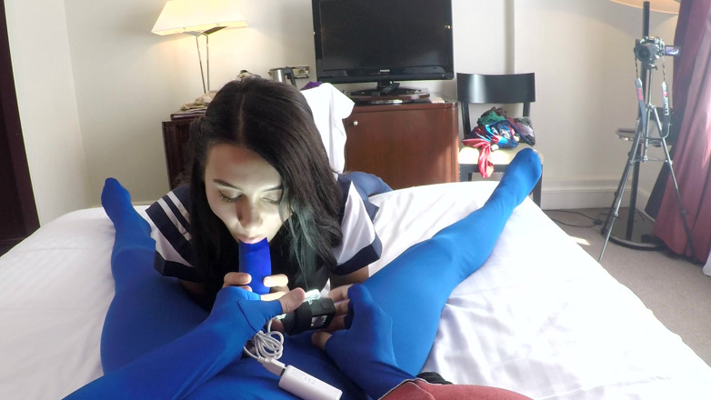 Nylon Xtreme: Katrin Tequi faculdade menina boquete azul meia-calça