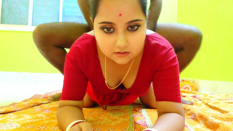 Raja puja: 아름다운 여자와 임의의 회의. 그런 다음 일이 개인있어