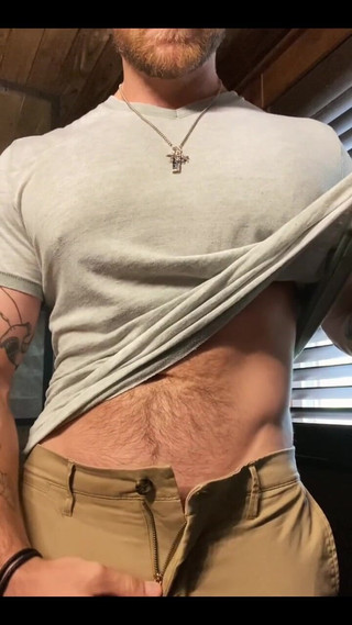 Leo Bayne: Tío. Te juro que mi semen realmente sabe a caramelo