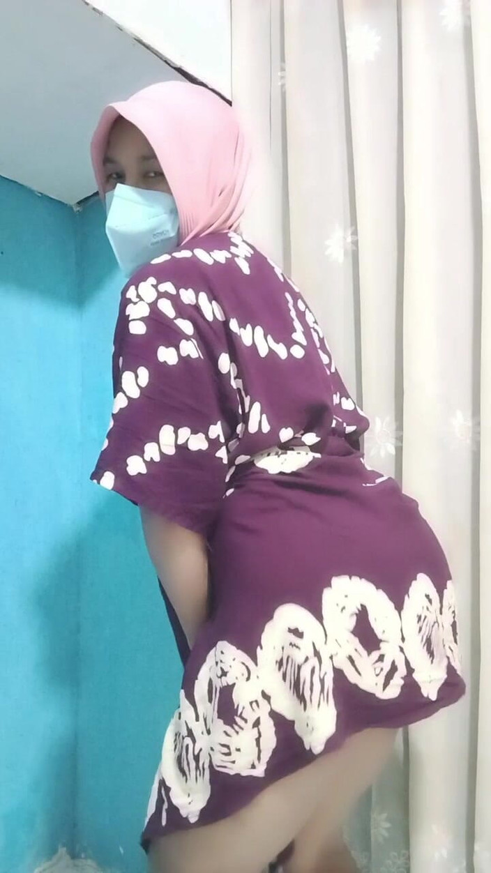 Rania: I'm Looking for a Big Cock to Fuck Me as...