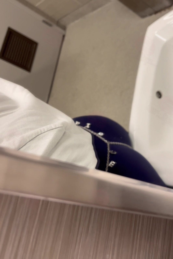 Anye Meshell: Chatte De Poissons