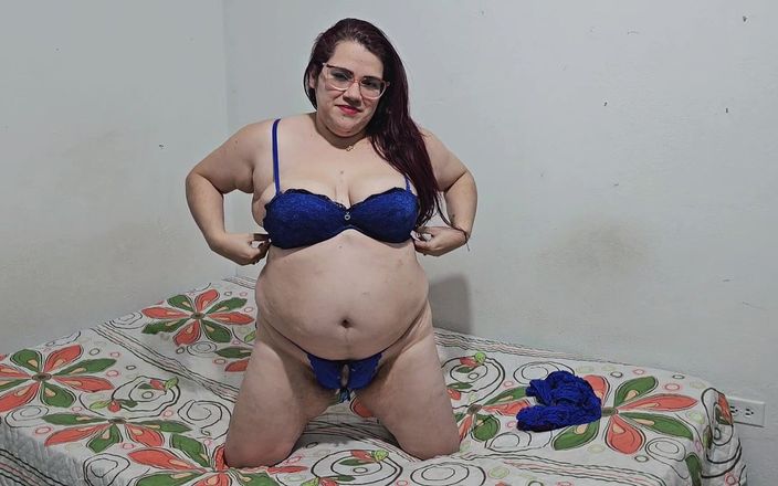 Karly: Sexig spelflicka