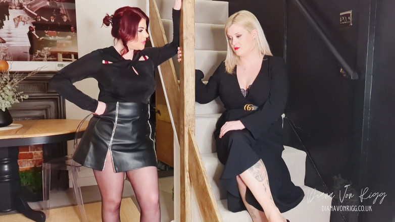 Diana Von Rigg: Doppeltes Ballbusting im Femdom Cottage UK