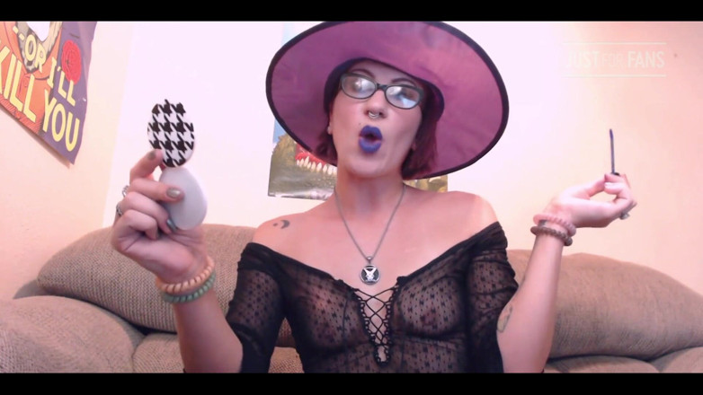 FondaDix: Bewitching Purple Lips