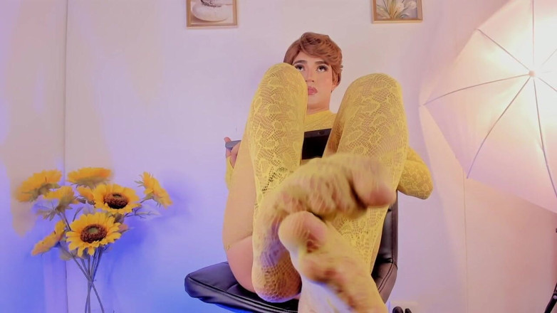 KenPrince: Picioarele Lui Sweet Ken În Colanți