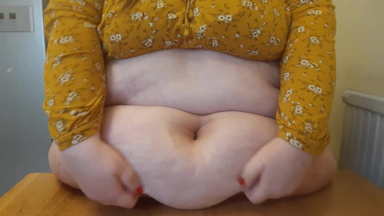 SSBBWLadyBrads: 벨리 리프트와 테이블 방울 때리기
