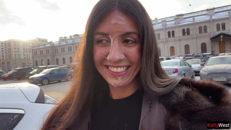 Katty West: Dívka souhlasila, že bude chodit s cizím spermatem na tváři - Cumwalk