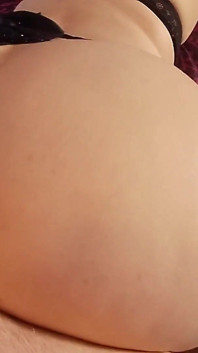 A nova lingerie da minha esposa que me pede para honrá-la e sua bunda enorme!