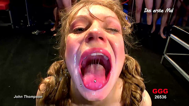 GGG John Thompson Studio: Ggg John Thompson - La Ragazza Tatuata Ingoia Sperma E Viene...