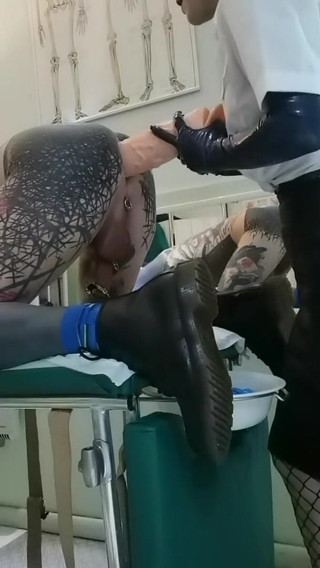 Regina Milano Dom: Enorme gape doppie mani prepara pt1
