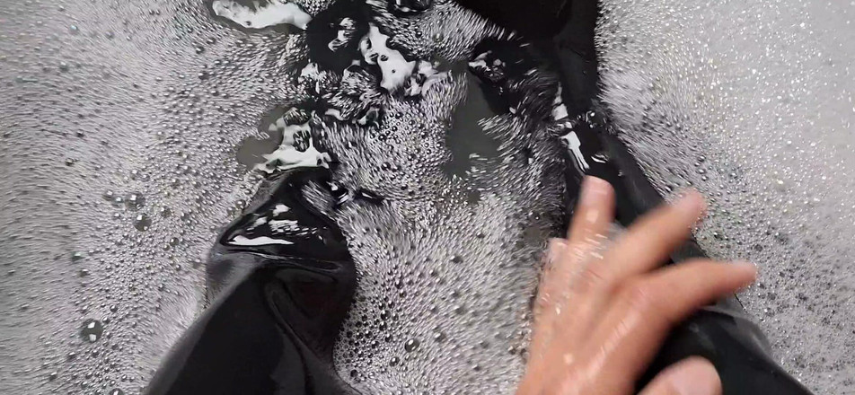 Dreamofevolution: Violetele sunt albastre, trandafirii sunt roșii și cizmele Vânătorului sunt negrese