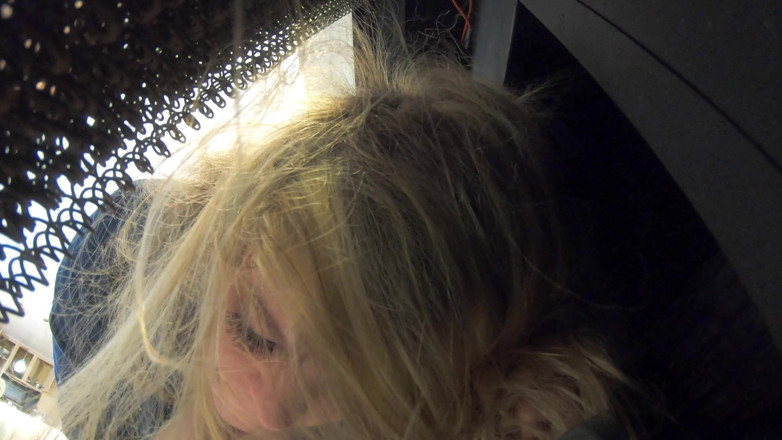 Erin Electra: Un beau-fils baise sa belle-mère coincée dans la cheminée au...