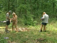 Nasty matures and dirty grannies club: На природе со стариками