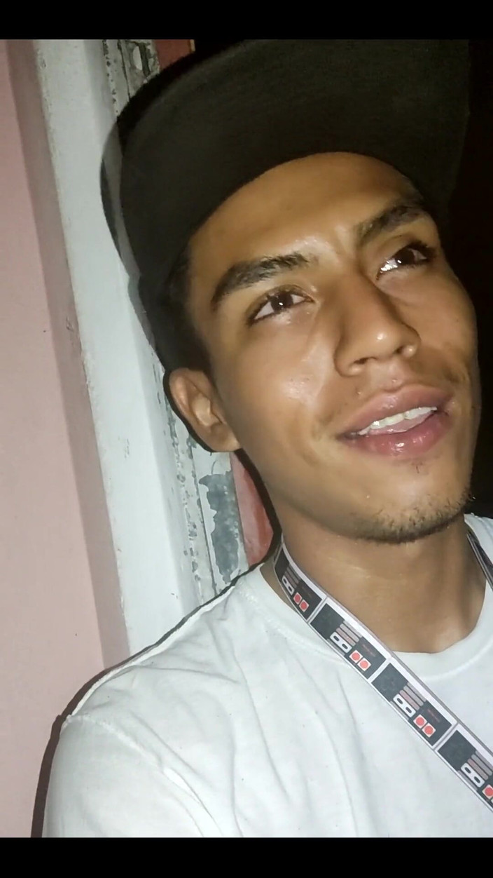 AlexAlejandro13: Xuất tinh đêm