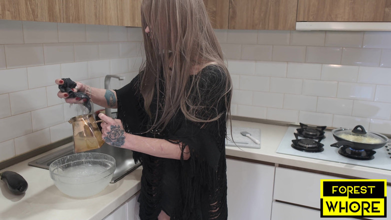 Forest-Whore: 음란한 휴일 저녁 식사 요리