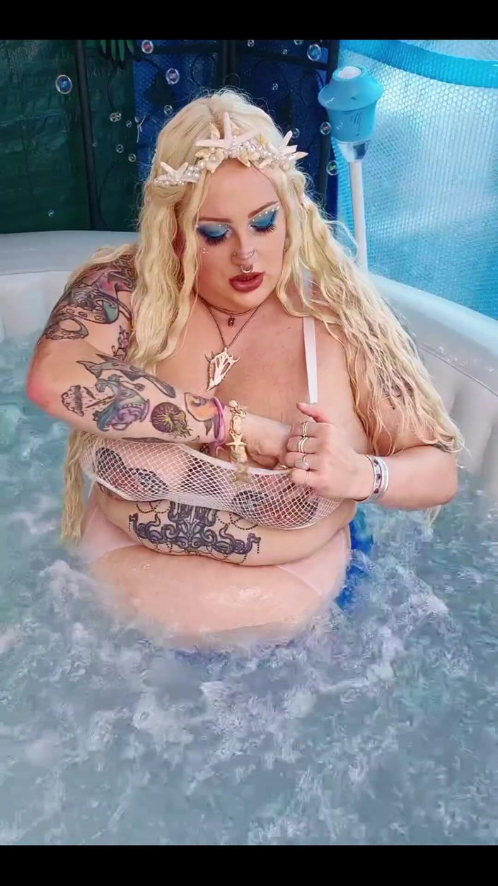 Mermaidcurves: Bloopers und Btsim für immer ein dumbass