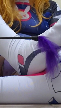 Längerer Cut Von Sexy in Dva Cosplay Macht Ihren Ersten Footjob an Halloween