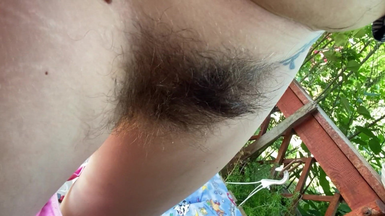 Cuteblonde666: Hairy bush fetish video closeup