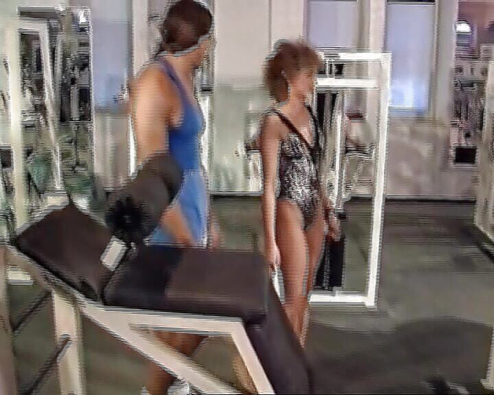 Deutsche XXX Filme: Dwie sprawne niemieckie laski zadowalają się nawzajem przed dzieleniem grubego...