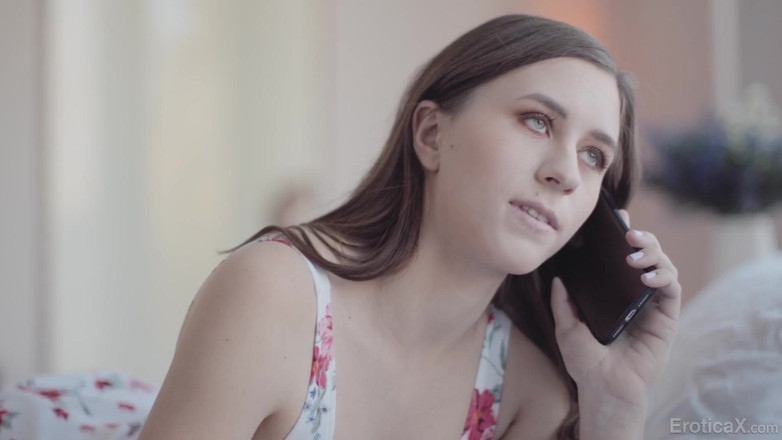 Erotica X: From prom queen to femme fatale - EroticaX