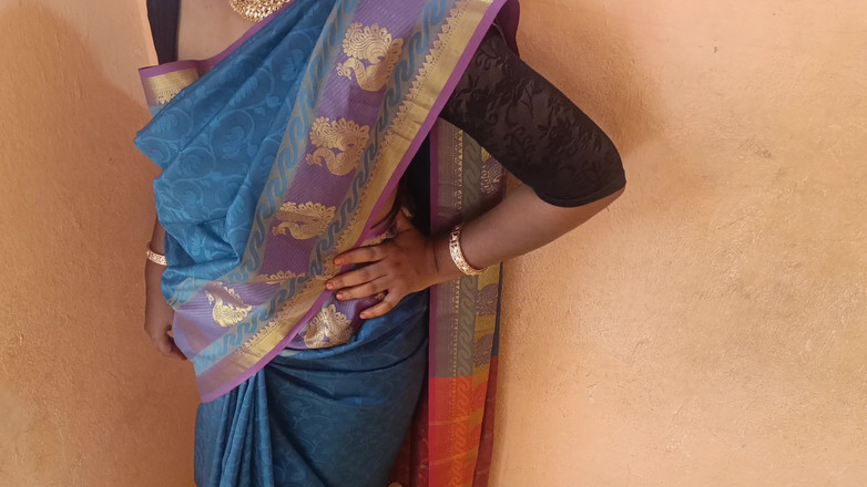 Pushpa studio: धोखेबाज गृहिणी सीढ़ियों में रोमांस करती है