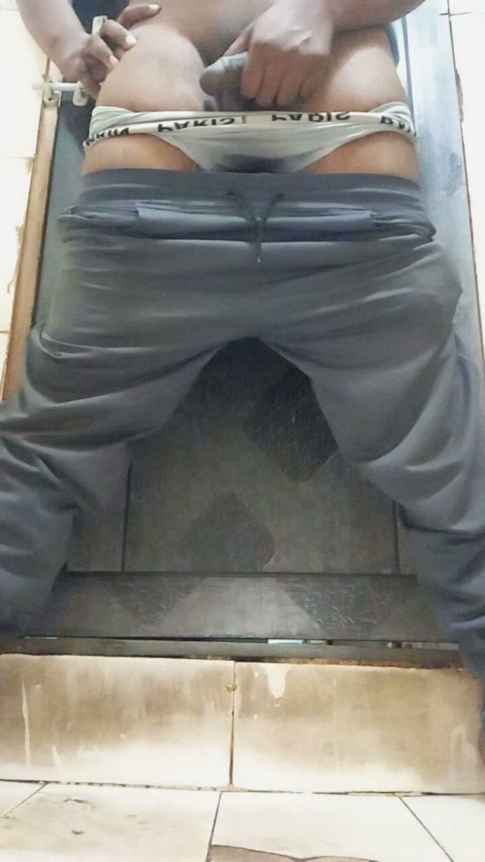 Sweet Indian cock: Mătușă indiancă desi linsă de țâțe cu labă cu penis