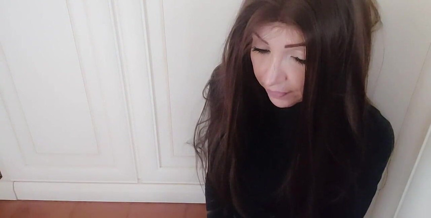 savannahamatoriale: Awek Itali yang cantik mengakuan dosanya dan Paderi Parish