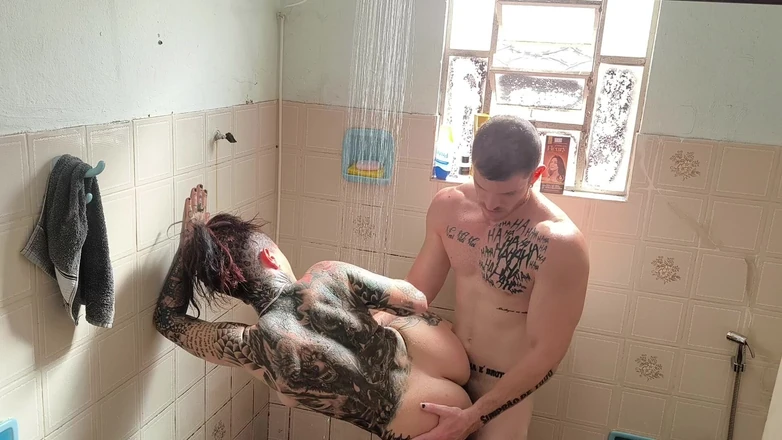 Carmona's films: Fodendo a Rabuda No Banho