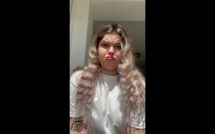 Your fantasy studio: Farting Face in White