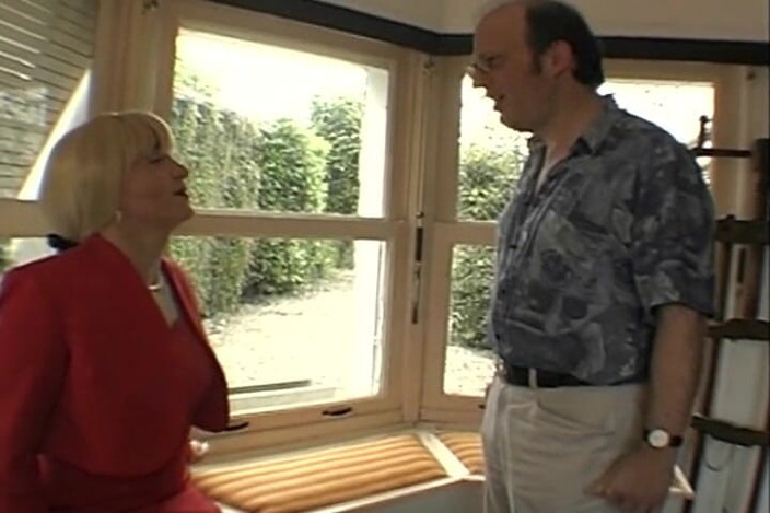 Monde Francais: Blonde French Tranny Shows Her Handjob Skills to Her Lover