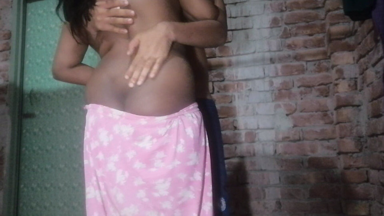 Skakoi: Vabi性爱享受真正的热辣