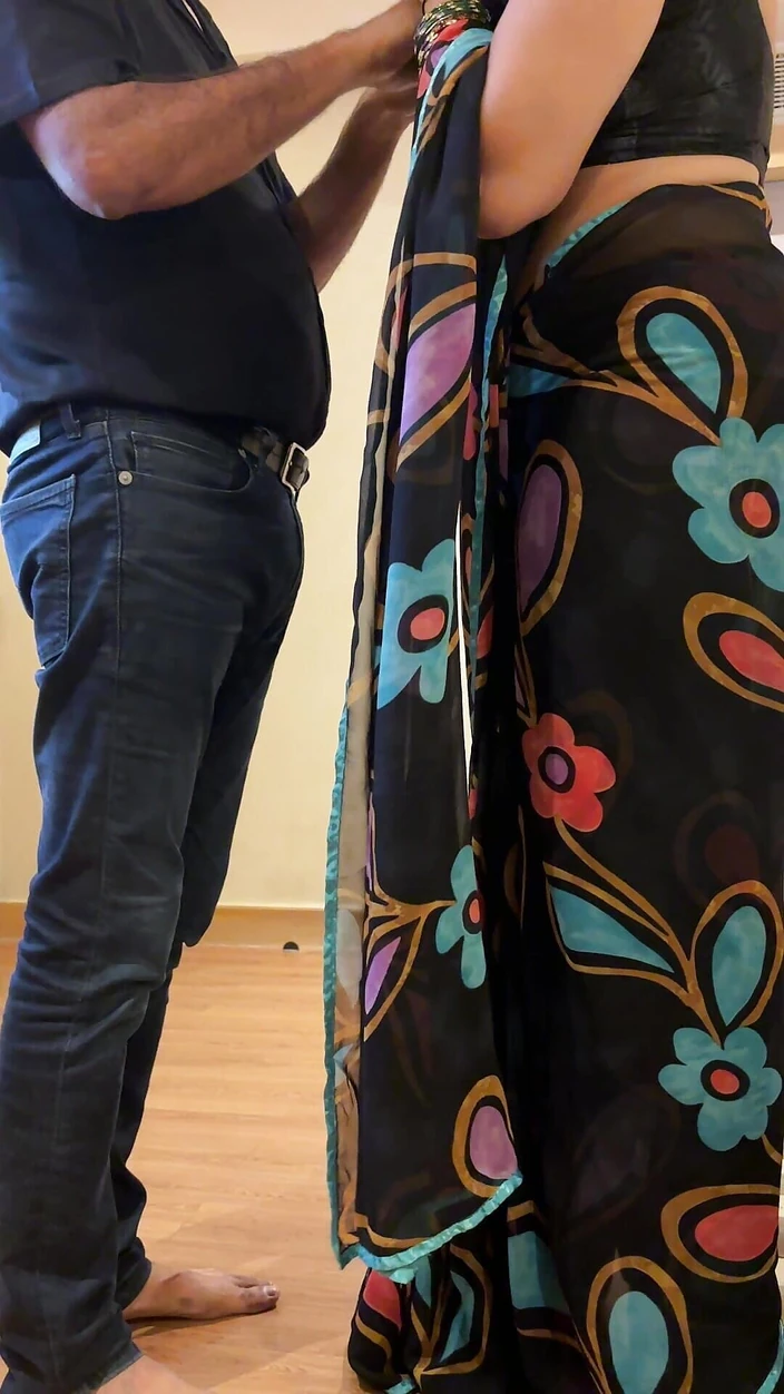 radhika rahul: Rani Bhabhi оставил сосед